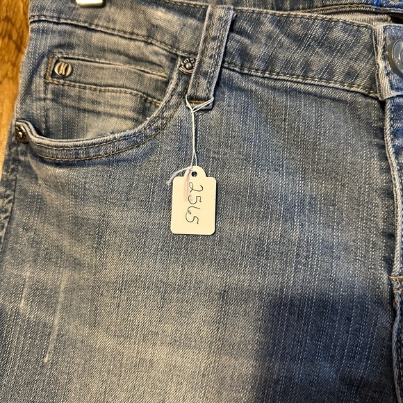 GUC Kut from the Kloth denim jeans. Size 8 women’s. - Picture 9 of 12